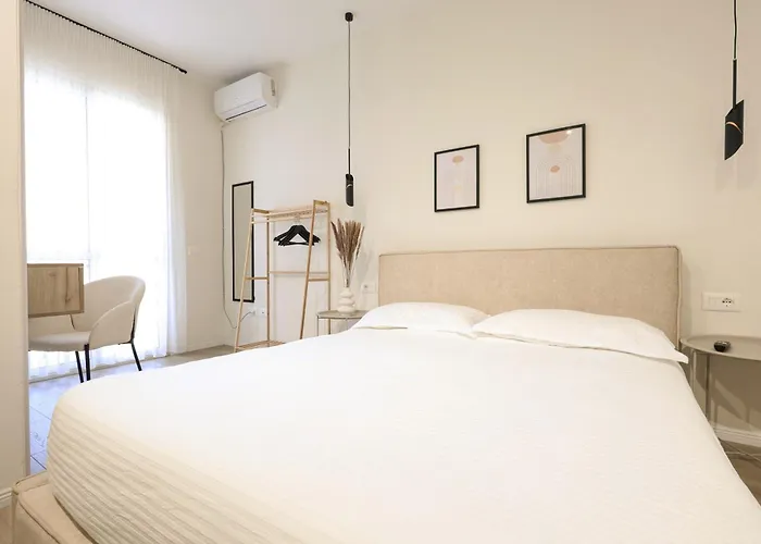 Tiara Apartments